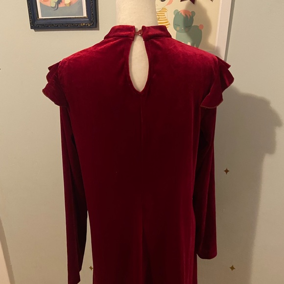 Red velour ruffle shoulder mock neck long sleeve dress • by Jeuvre • size small - Picture 6 of 8